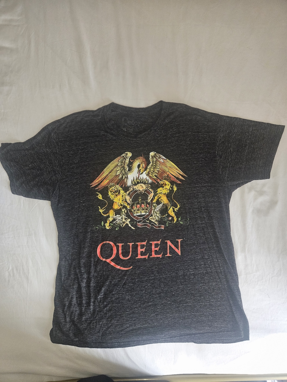 0Queen Black Heather Tee